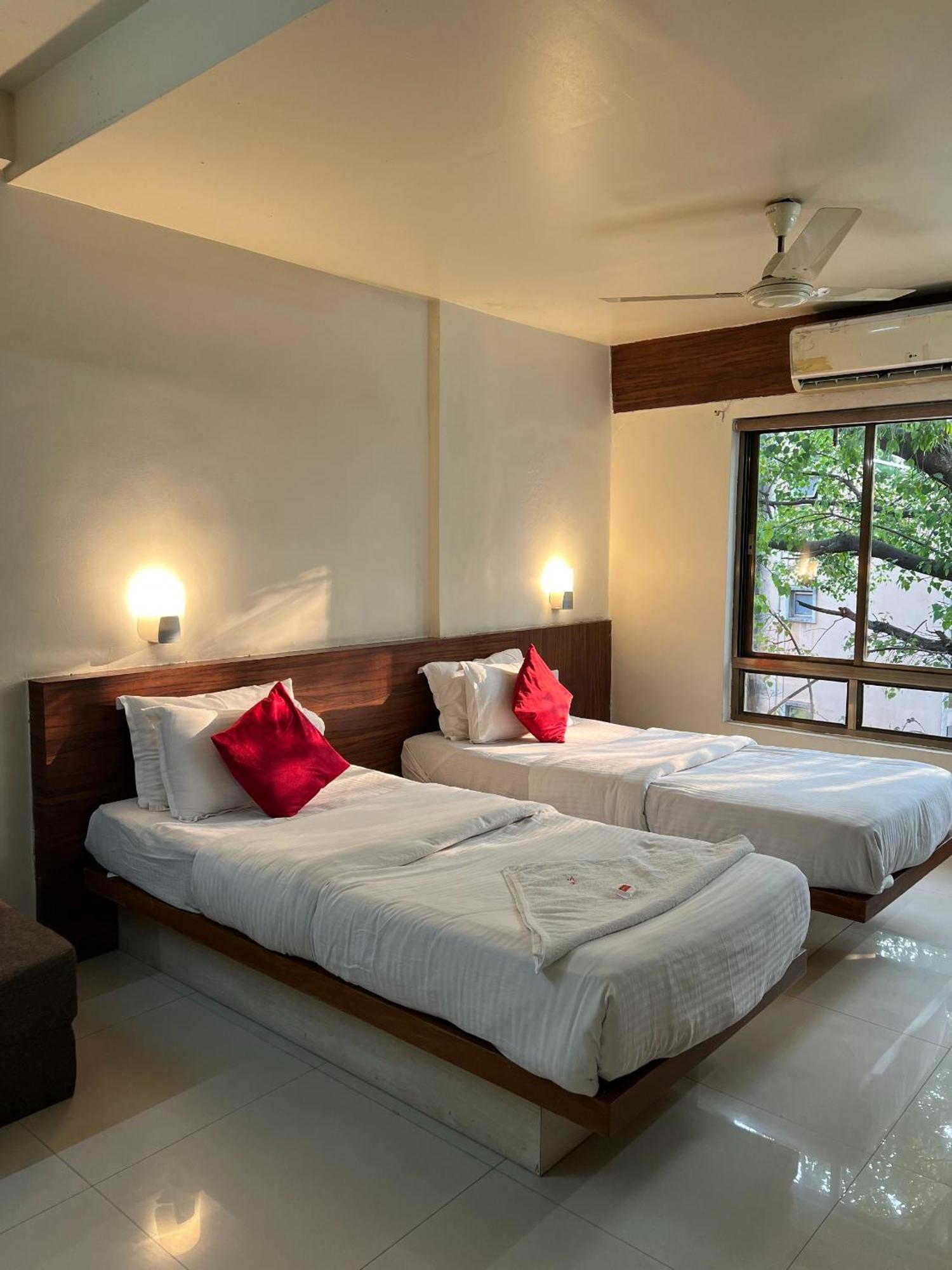 Hotel Samrat, Kolhapur Exterior photo